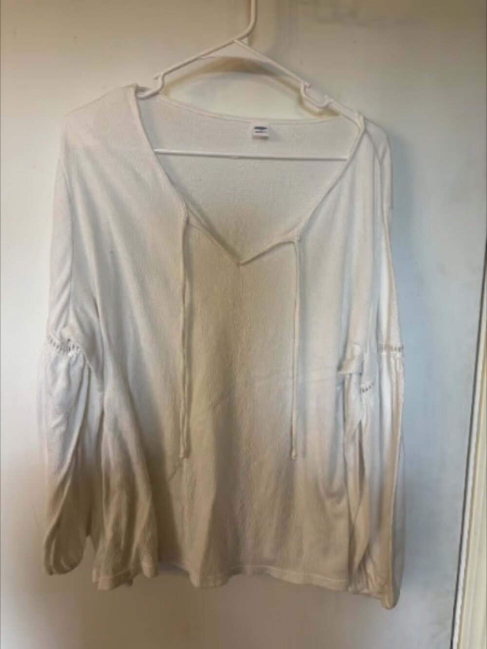 Old Navy White V-Neck Tie Front Blouse